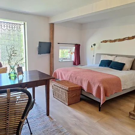 Kade10buren Bed & Breakfast