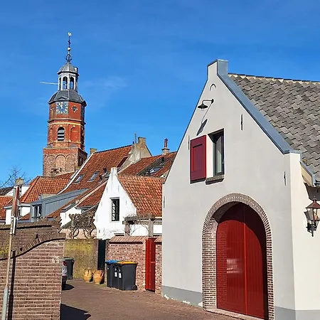 Kade10buren Bed & Breakfast 3*