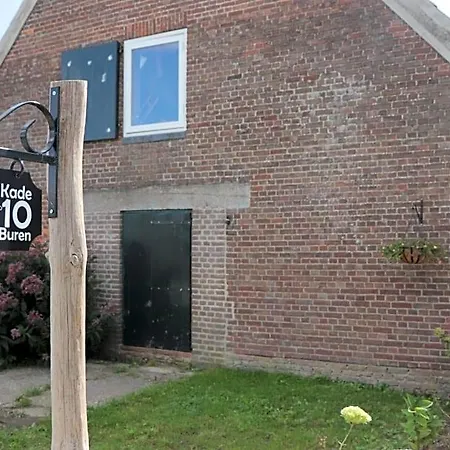 Kade10buren 3*