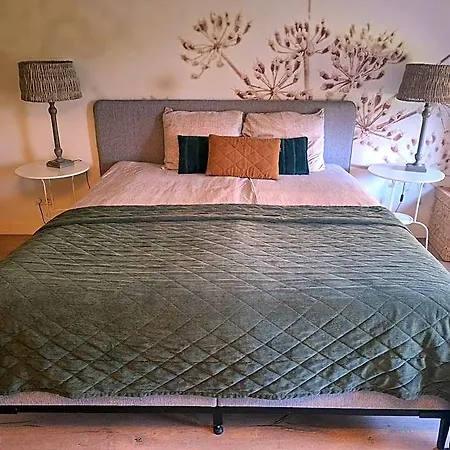 Kade10buren Bed & Breakfast 3*